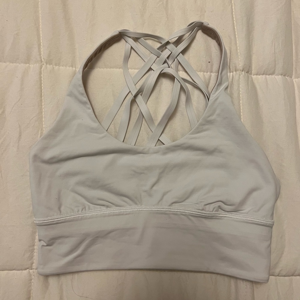 White lululemon sports bra